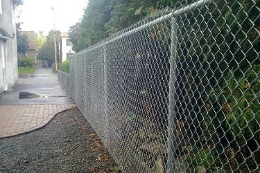 Clôture frost maille de chaîne installée à Montréal